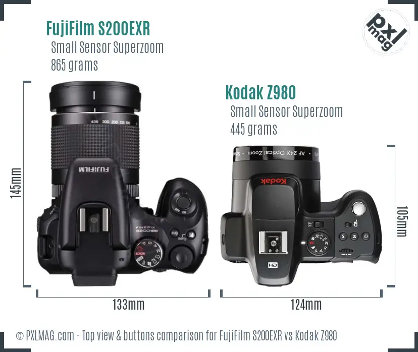 FujiFilm S200EXR vs Kodak Z980 top view buttons comparison FujiFilm S200EXR vs Kodak Z980 top view buttons comparison