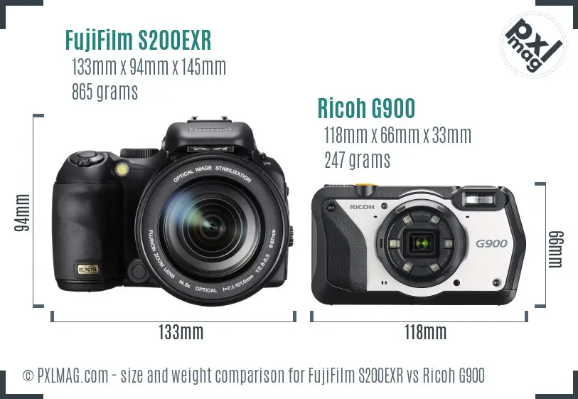 FujiFilm S200EXR vs Ricoh G900 size comparison