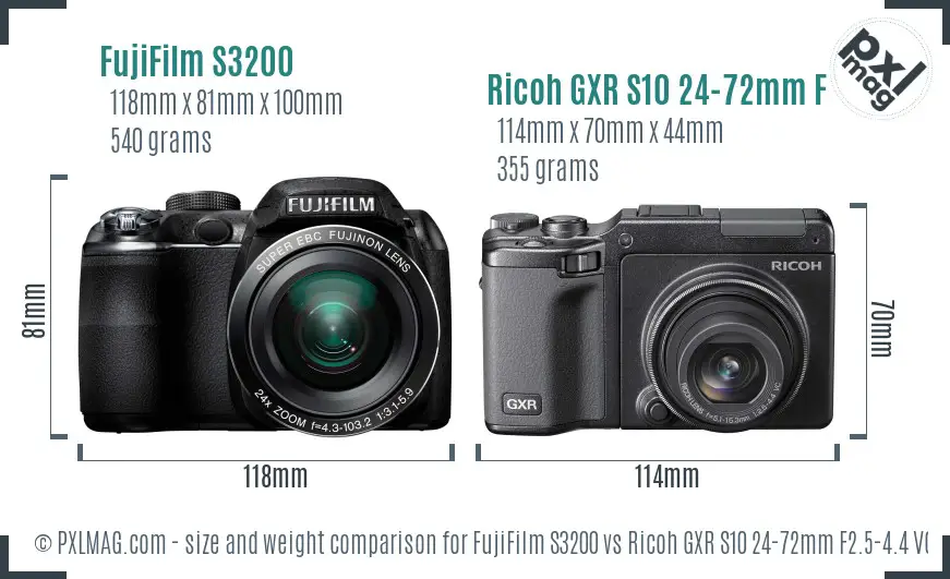FujiFilm S3200 vs Ricoh GXR S10 24-72mm F2.5-4.4 VC size comparison FujiFilm S3200 vs Ricoh GXR S10 24-72mm F2.5-4.4 VC size comparison