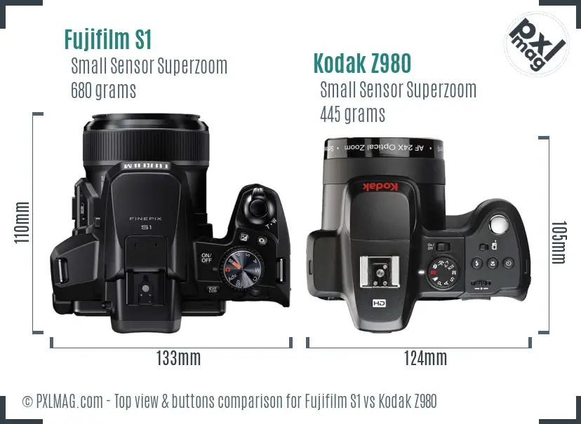 Fujifilm S1 vs Kodak Z980 top view buttons comparison Fujifilm S1 vs Kodak Z980 top view buttons comparison