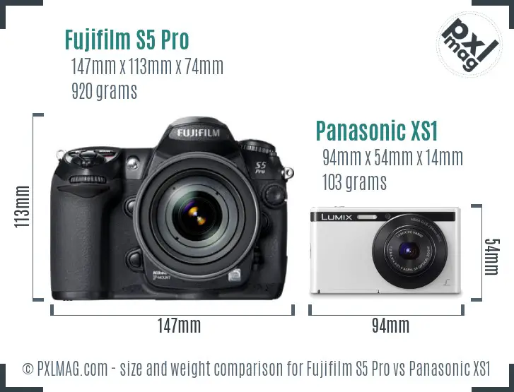 Fujifilm S5 Pro vs Panasonic XS1 size comparison