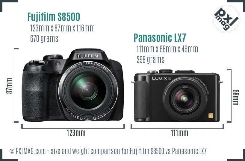 Fujifilm S8500 vs Panasonic LX7 size comparison