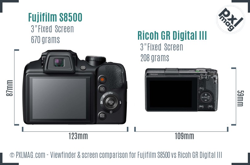 Fujifilm S8500 vs Ricoh GR Digital III Screen and Viewfinder comparison