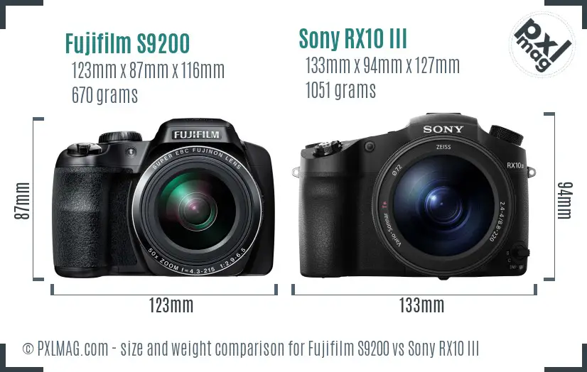 Fujifilm S9200 vs Sony RX10 III size comparison