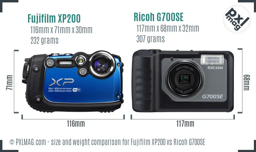 Fujifilm XP200 vs Ricoh G700SE size comparison