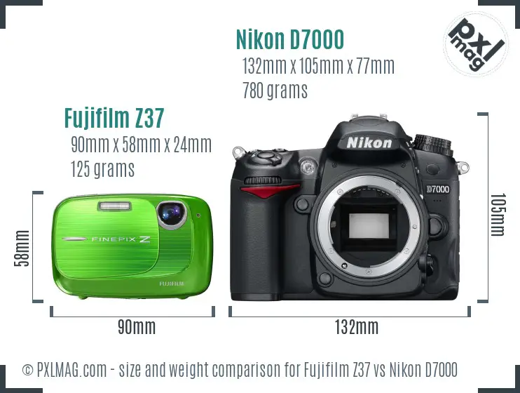 Fujifilm Z37 vs Nikon D7000 size comparison