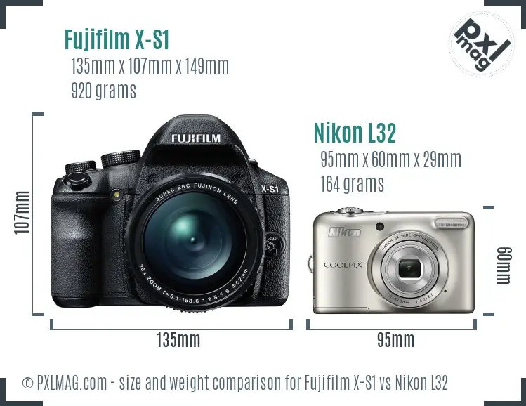 Fujifilm X-S1 vs Nikon L32 size comparison