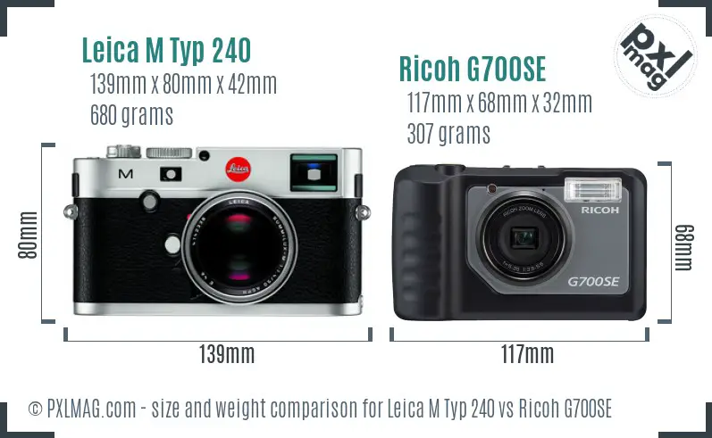 Leica M Typ 240 vs Ricoh G700SE size comparison Leica M Typ 240 vs Ricoh G700SE size comparison
