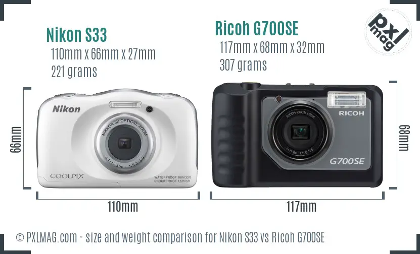 Nikon S33 vs Ricoh G700SE size comparison