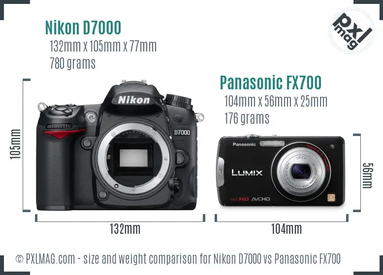 Nikon D7000 vs Panasonic FX700 size comparison