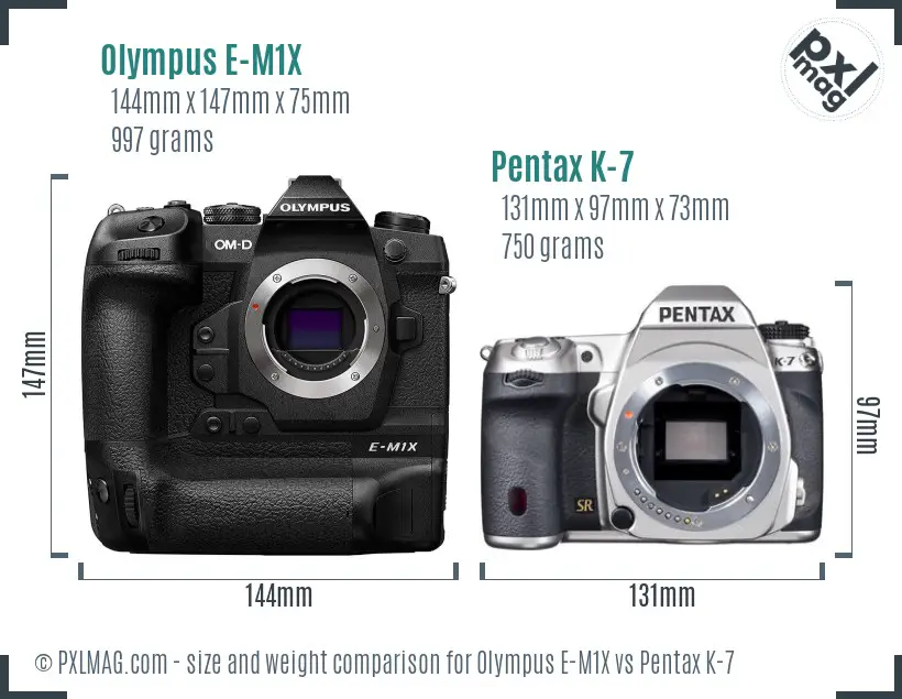 Olympus E-M1X vs Pentax K-7 size comparison