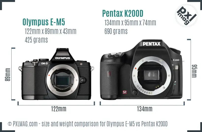 Olympus E-M5 vs Pentax K200D size comparison