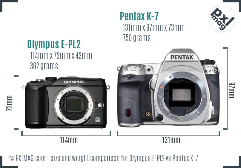 Olympus E-PL2 vs Pentax K-7 size comparison