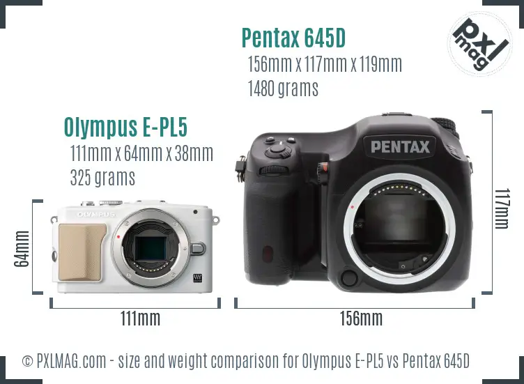 Olympus E-PL5 vs Pentax 645D size comparison