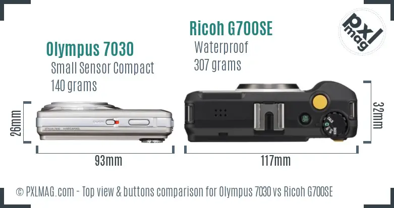 Olympus 7030 vs Ricoh G700SE top view buttons comparison Olympus 7030 vs Ricoh G700SE top view buttons comparison