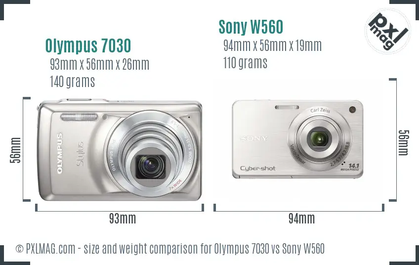 Size comparison between Olympus 7030 and Sony W560