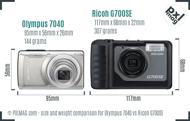 Olympus 7040 vs Ricoh G700SE size comparison