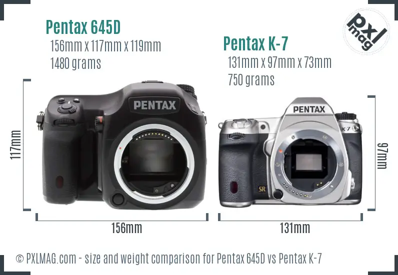Pentax 645D vs Pentax K-7 size comparison