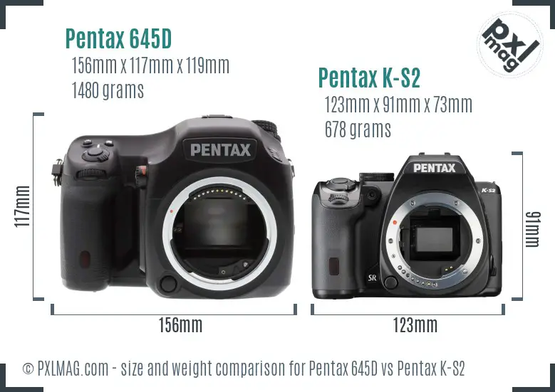 Pentax 645D vs Pentax K-S2 size comparison