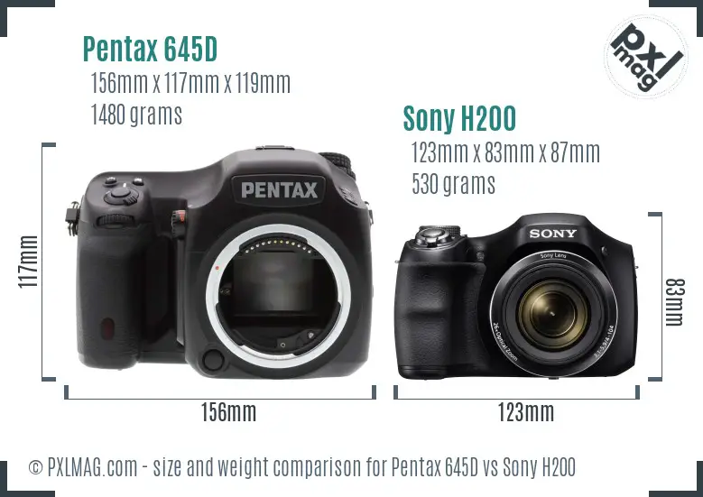 Pentax 645D vs Sony H200 size comparison