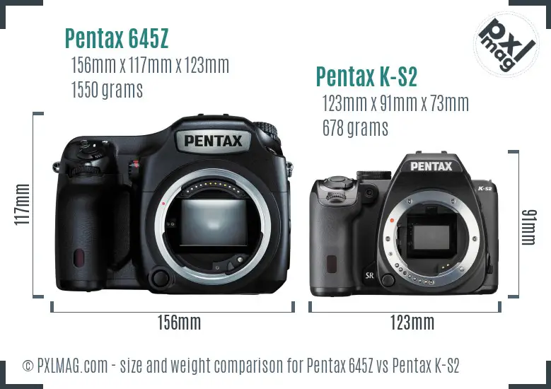 Pentax 645Z vs Pentax K-S2 size comparison