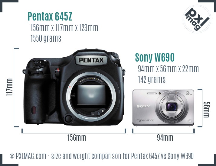 Pentax 645Z vs Sony W690 size comparison