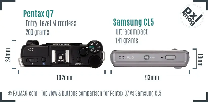 Pentax Q7 vs Samsung CL5 top view buttons comparison Pentax Q7 vs Samsung CL5 top view buttons comparison