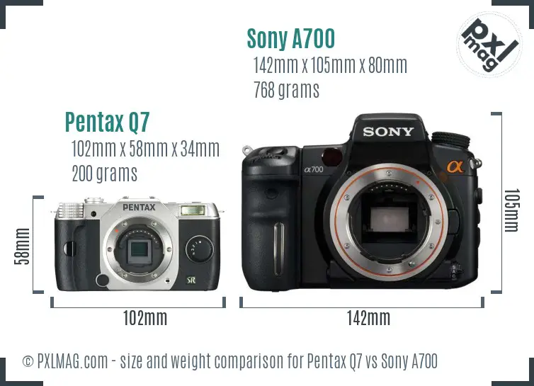 Pentax Q7 vs Sony A700 size comparison