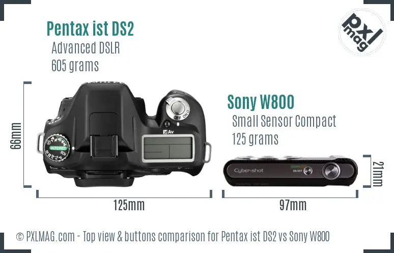Pentax ist DS2 vs Sony W800 top view buttons comparison Pentax ist DS2 vs Sony W800 top view buttons comparison