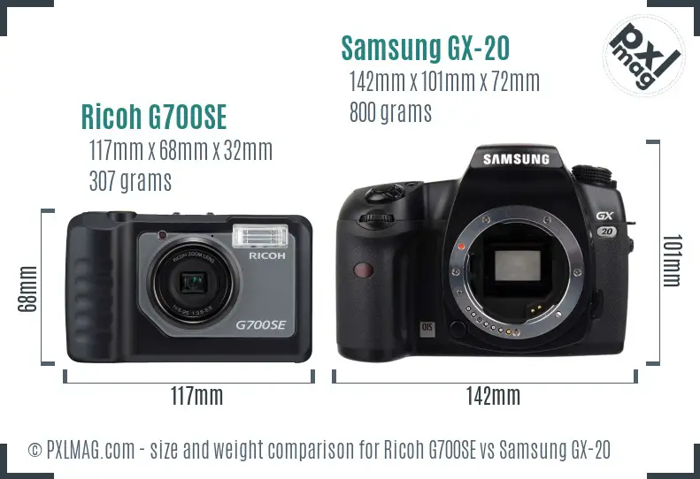 Ricoh G700SE vs Samsung GX-20 size comparison