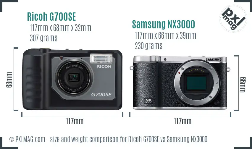 Ricoh G700SE vs Samsung NX3000 size comparison