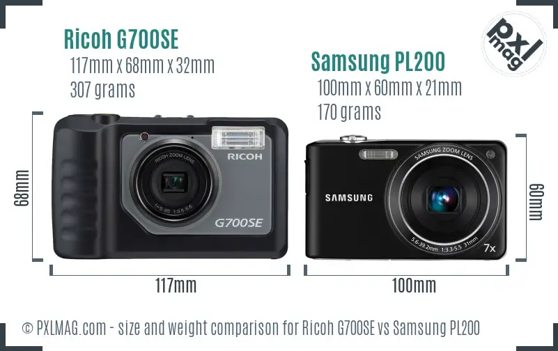 Ricoh G700SE vs Samsung PL200 size comparison