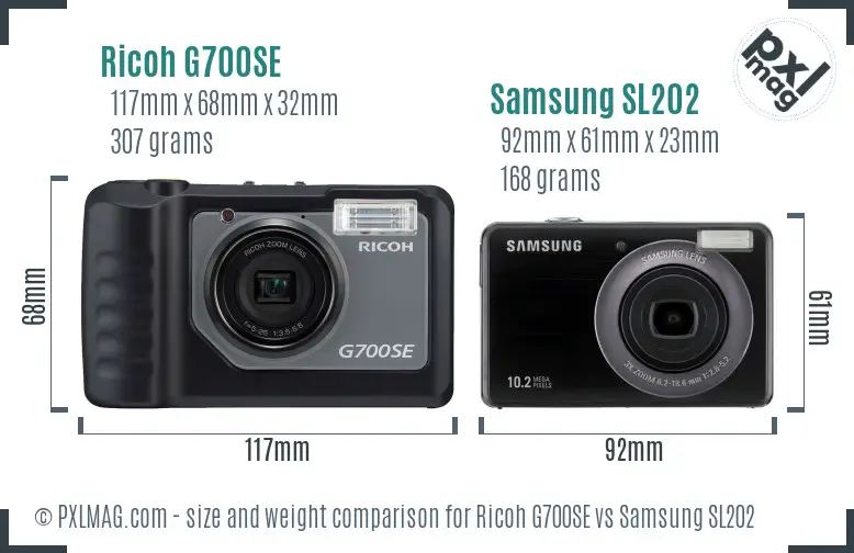 Ricoh G700SE vs Samsung SL202 size comparison