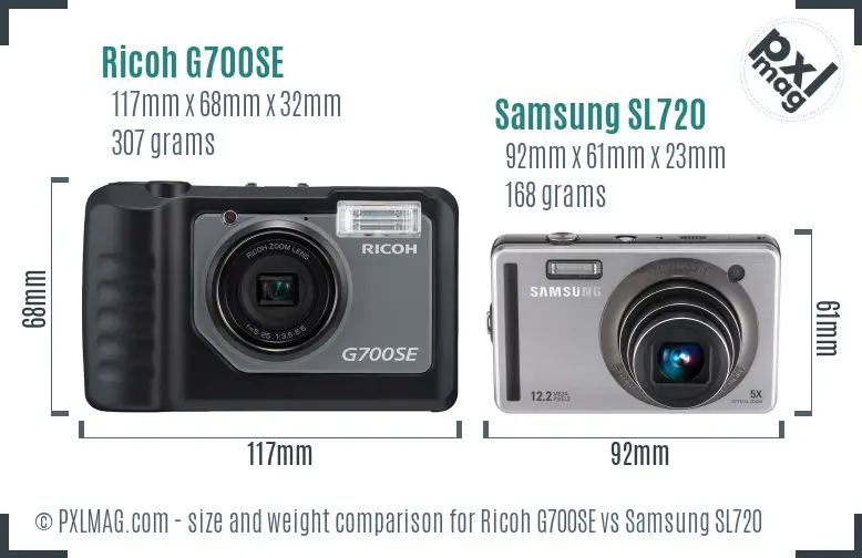 Ricoh G700SE vs Samsung SL720 size comparison