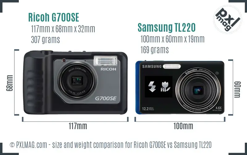 Ricoh G700SE vs Samsung TL220 size comparison
