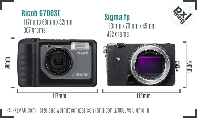 Ricoh G700SE vs Sigma fp size comparison