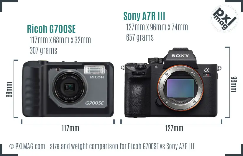 Ricoh G700SE vs Sony A7R III size comparison