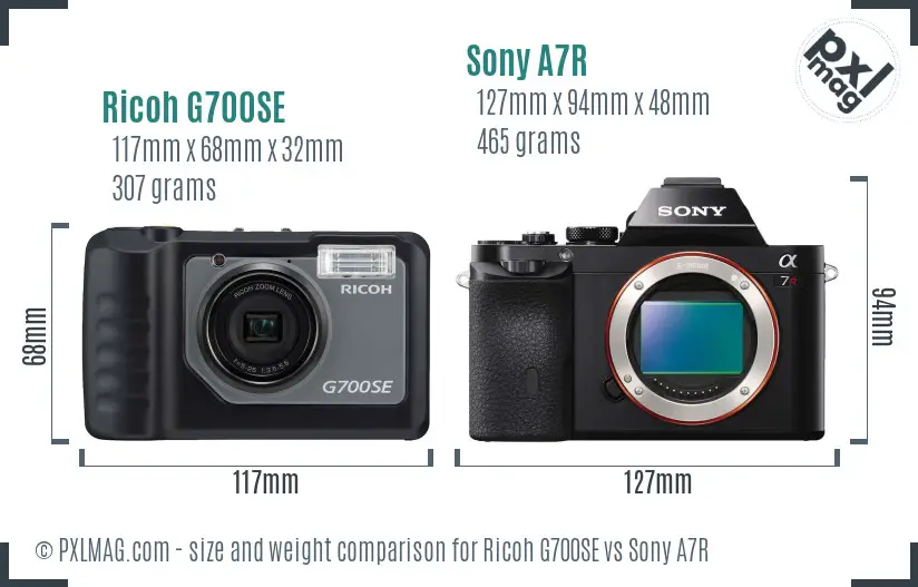 Ricoh G700SE vs Sony A7R size comparison