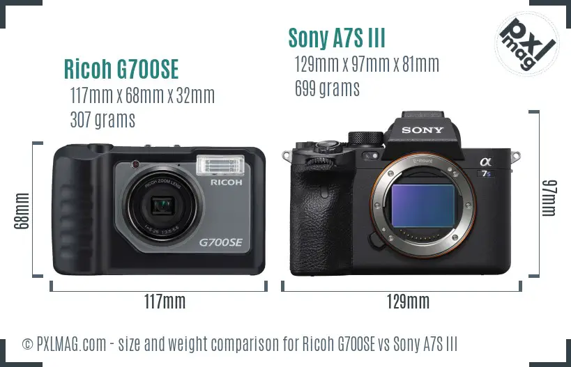 Ricoh G700SE vs Sony A7S III size comparison
