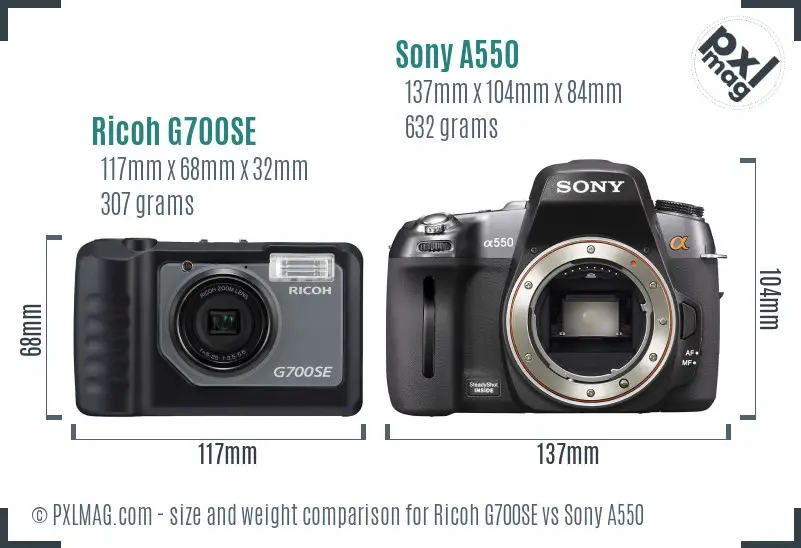 Ricoh G700SE vs Sony A550 size comparison