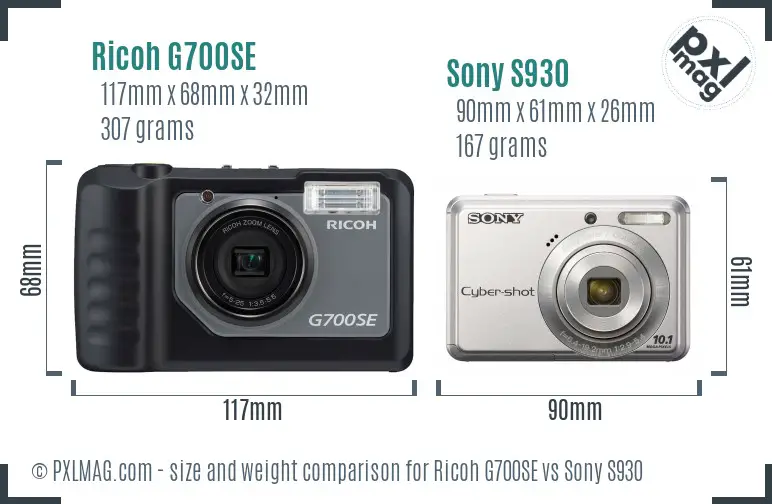 Ricoh G700SE vs Sony S930 size comparison