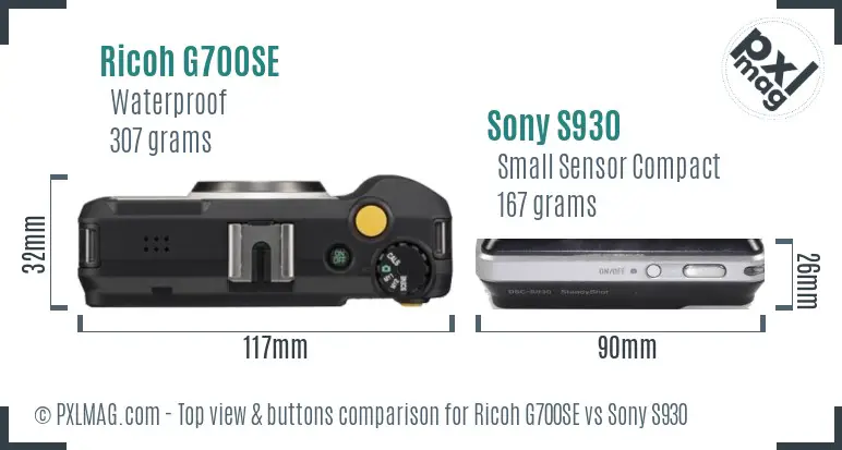 Ricoh G700SE vs Sony S930 top view buttons comparison