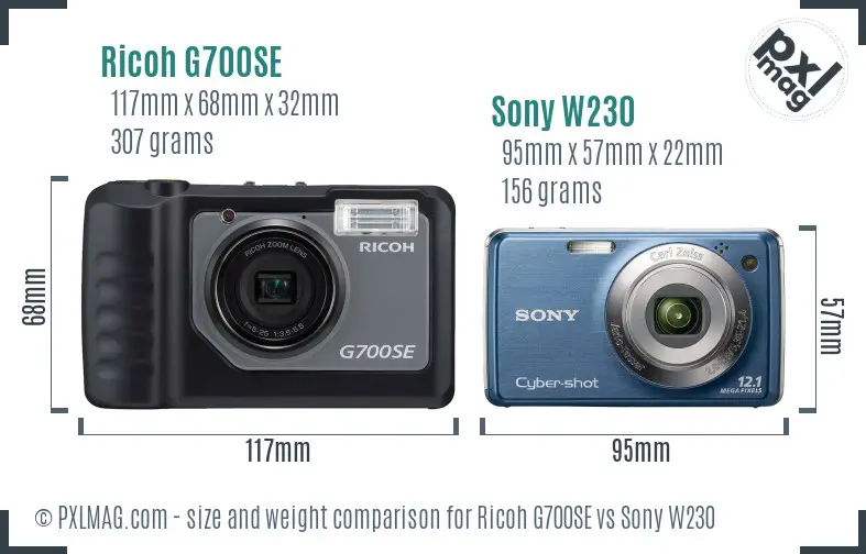 Ricoh G700SE vs Sony W230 size comparison