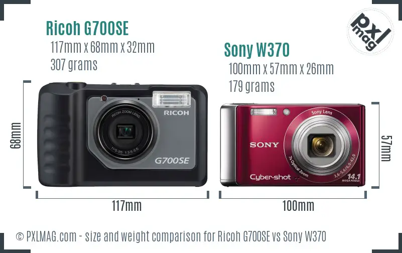 Ricoh G700SE vs Sony W370 size comparison