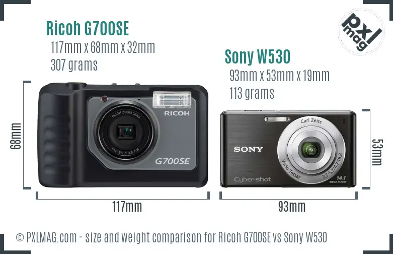 Ricoh G700SE vs Sony W530 size comparison