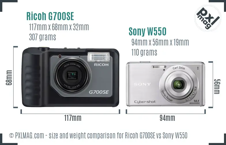 Ricoh G700SE vs Sony W550 size comparison