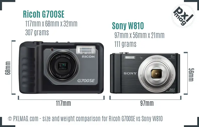Ricoh G700SE vs Sony W810 size comparison