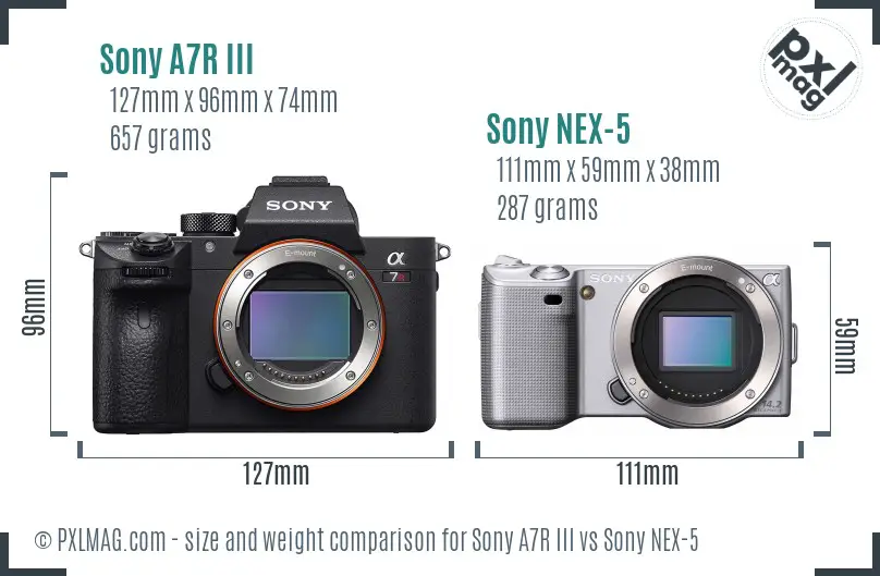 Sony A7R III vs Sony NEX-5 size comparison