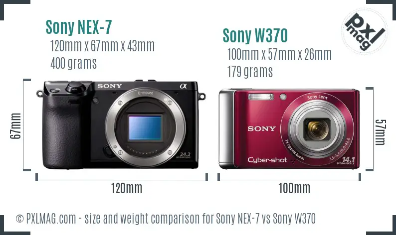Sony NEX-7 vs Sony W370 size comparison