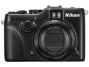 Nikon Coolpix P7100 front